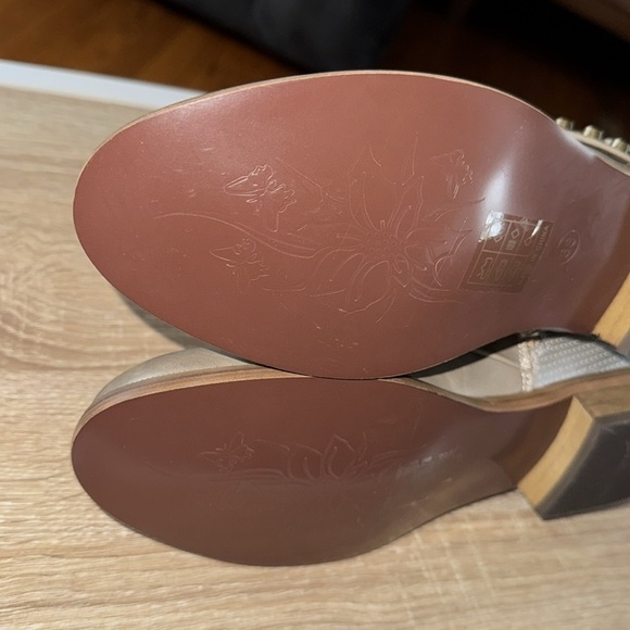 Patrizia boots size 8 NEW Stylish leather studded Tan Silver Boots spring step - Picture 3 of 7